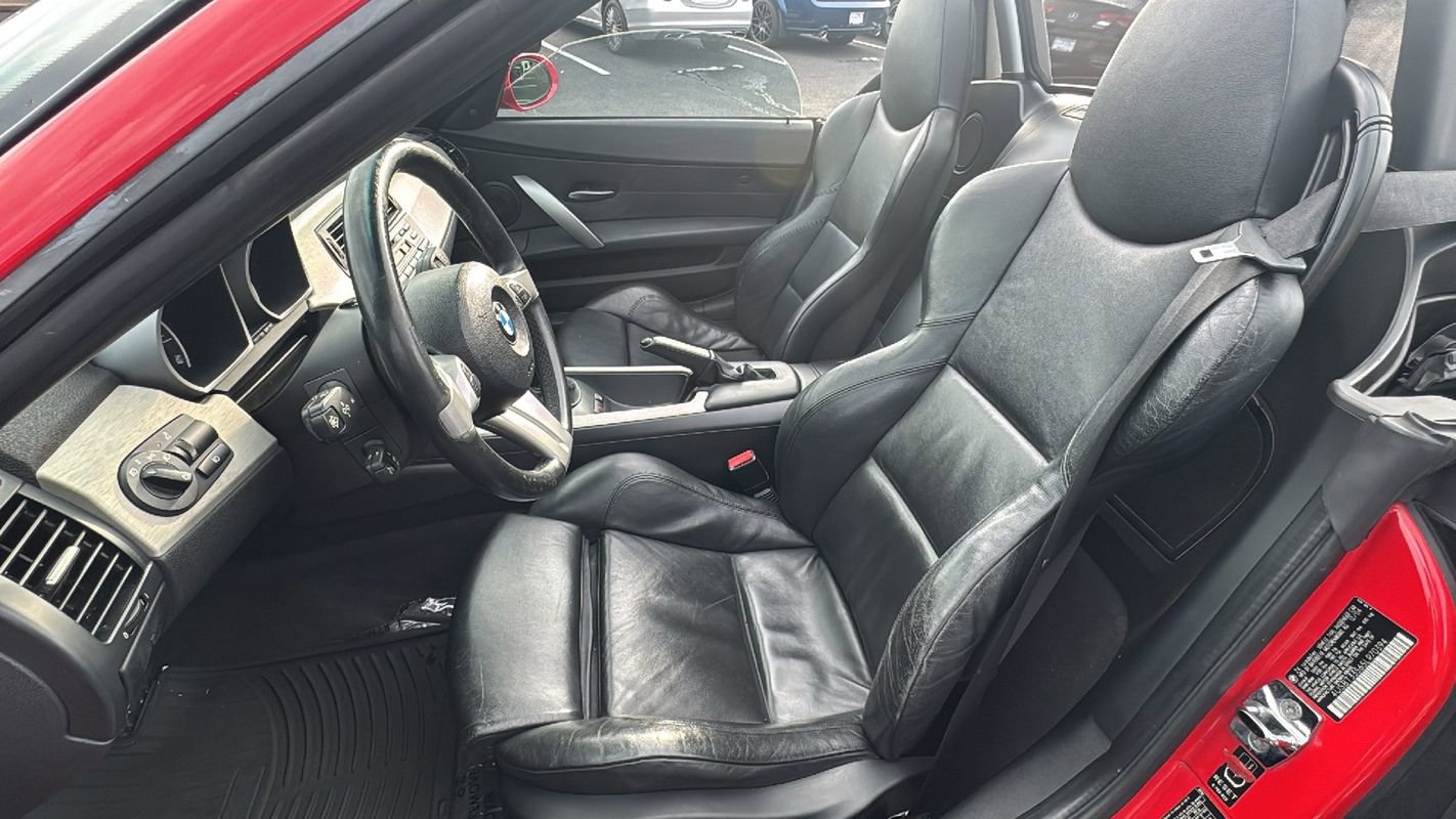 Used 2005 BMW Z4 2.5i image 15