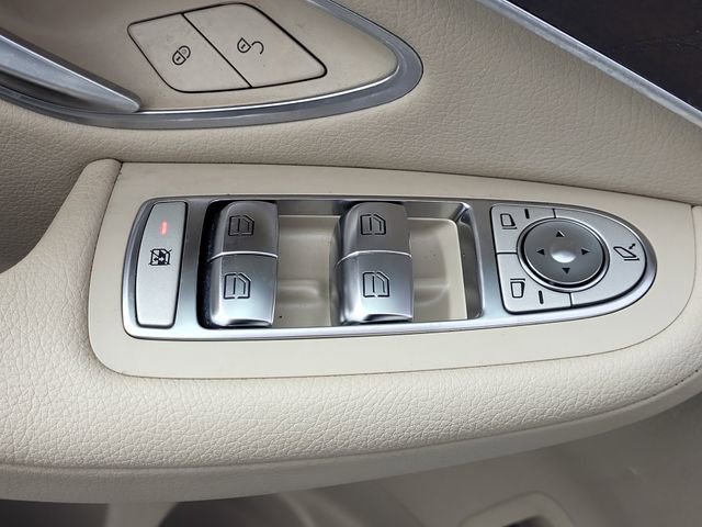 Used 2019 Mercedes-Benz GLC 350e 4MATIC image 23