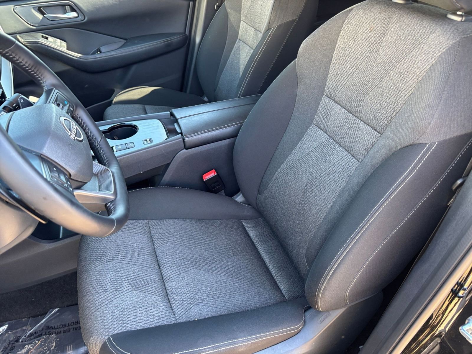 Used 2025 Nissan Rogue SV FWD image 38