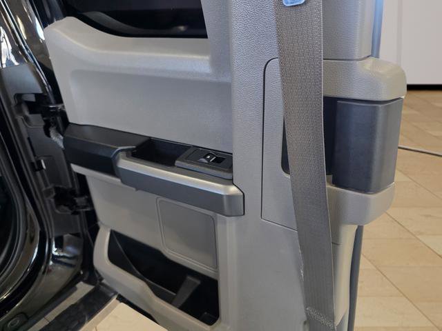 Used 2016 Ford F150 XLT AWD/4WD image 23