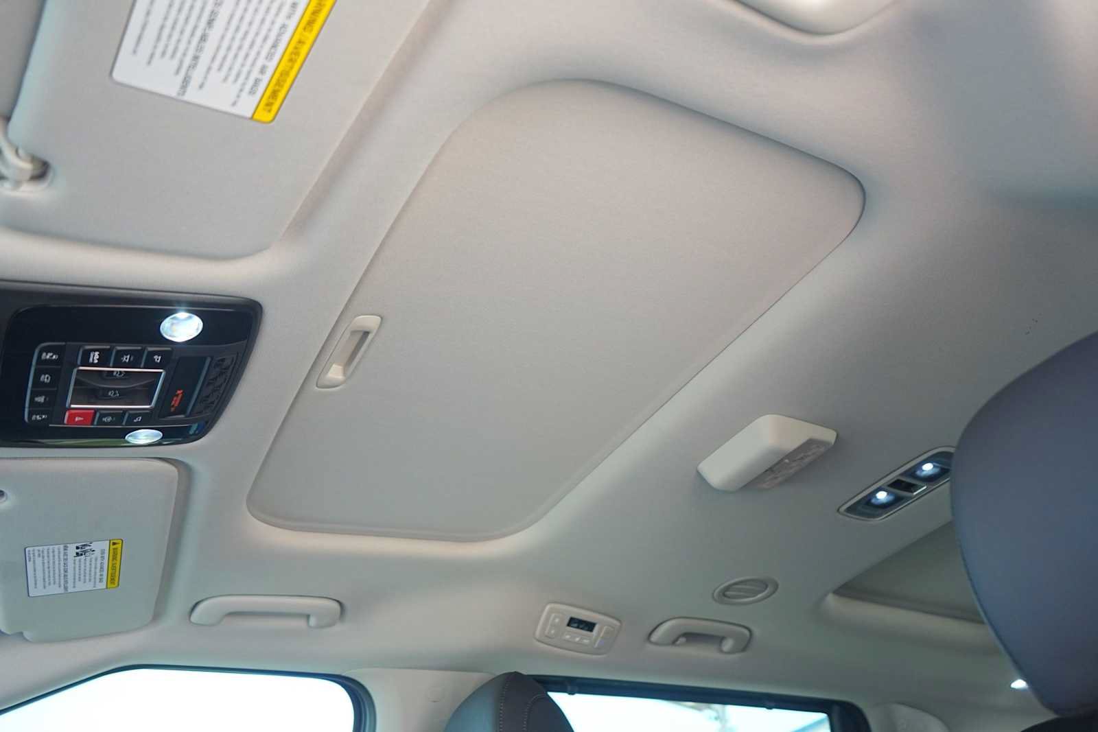 Used 2026 Kia Carnival SX Prestige FWD image 25