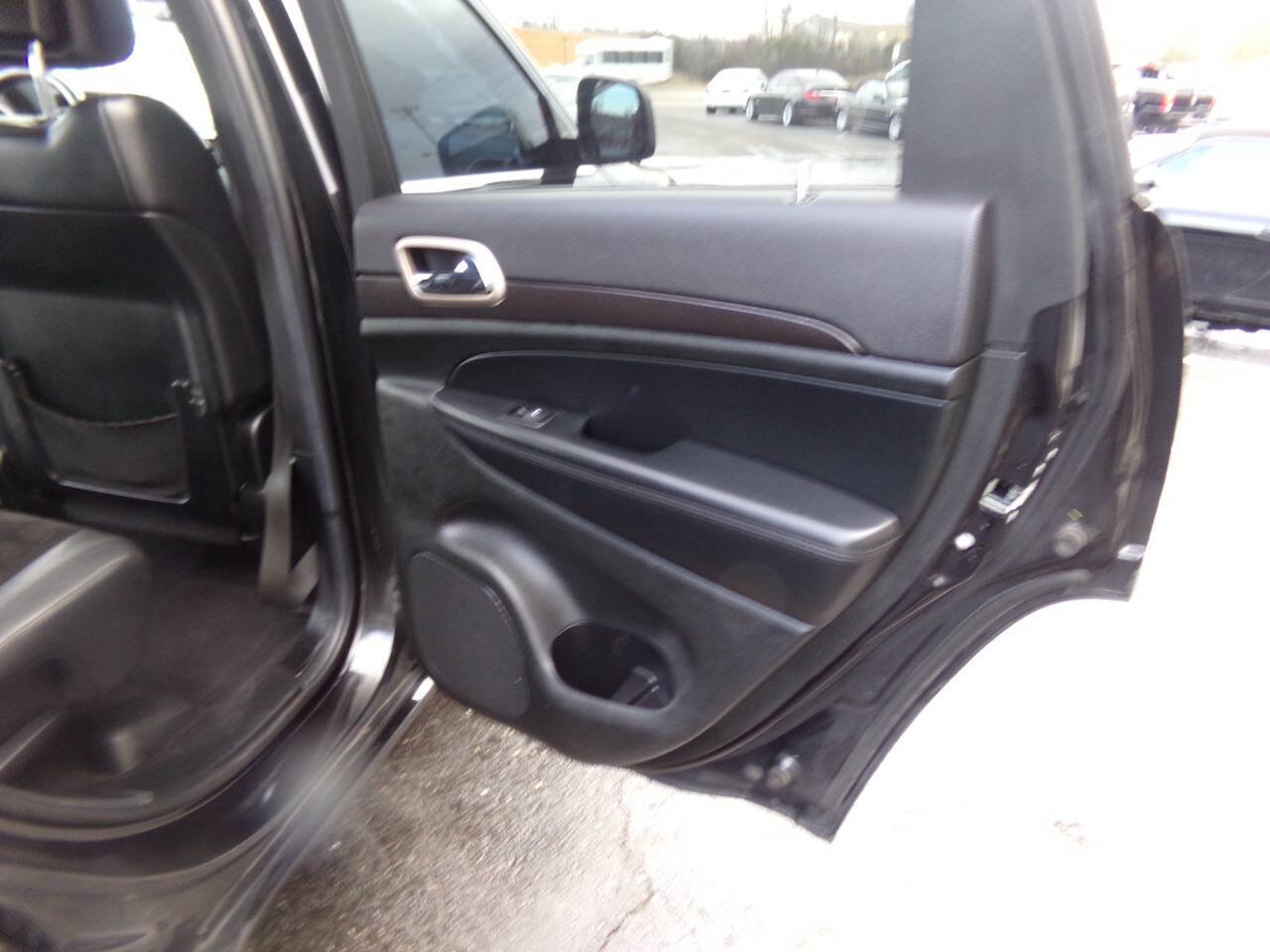 Used 2014 Jeep Grand Cherokee Altitude AWD/4WD image 23