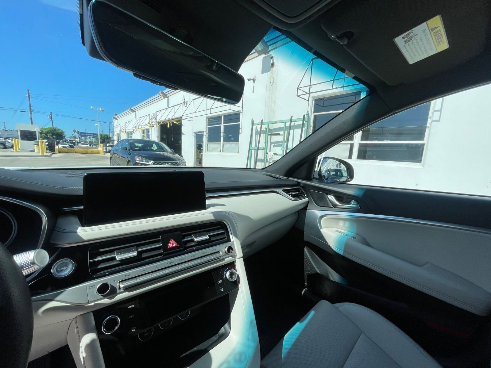 Used 2025 Genesis G70 2.5T image 35