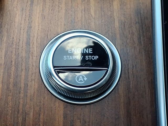 Used 2023 Mercedes-Benz C 300 Sedan image 28