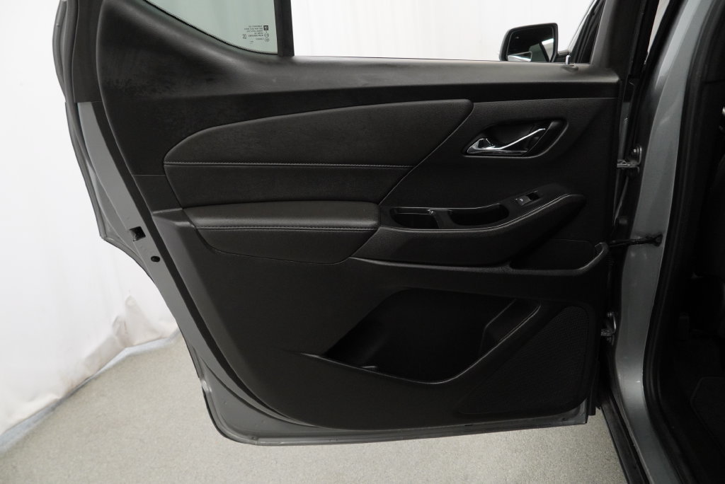 Used 2023 Chevrolet Traverse LT FWD image 41