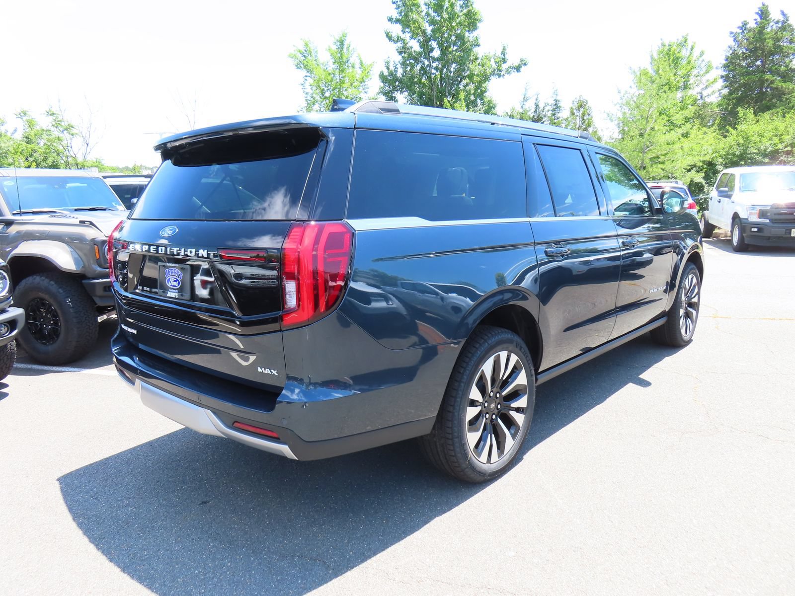 New 2026 Ford Expedition Max Platinum w/ Driver's Package AWD/4WD image 4