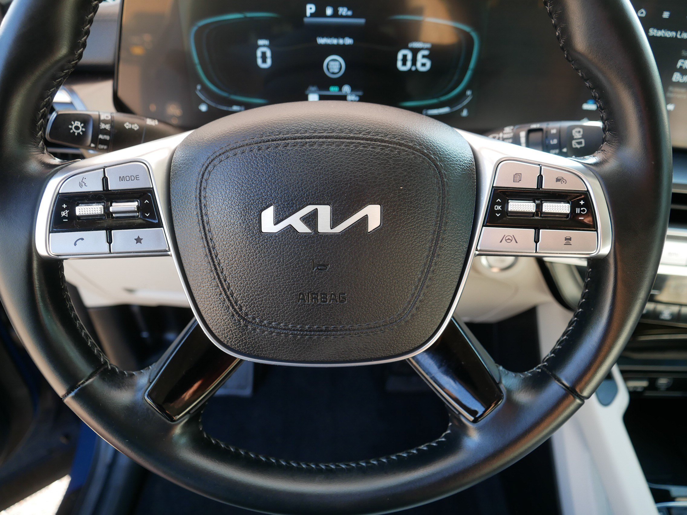 Certified 2024 Kia Telluride S w/ S Sunroof Package AWD/4WD image 25