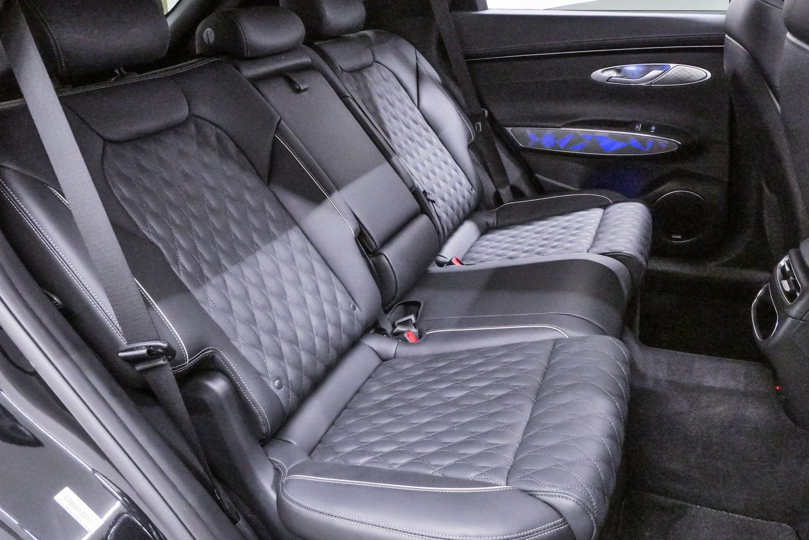 Certified 2025 Genesis GV70 3.5T Sport w/ Sport Advanced Package image 12