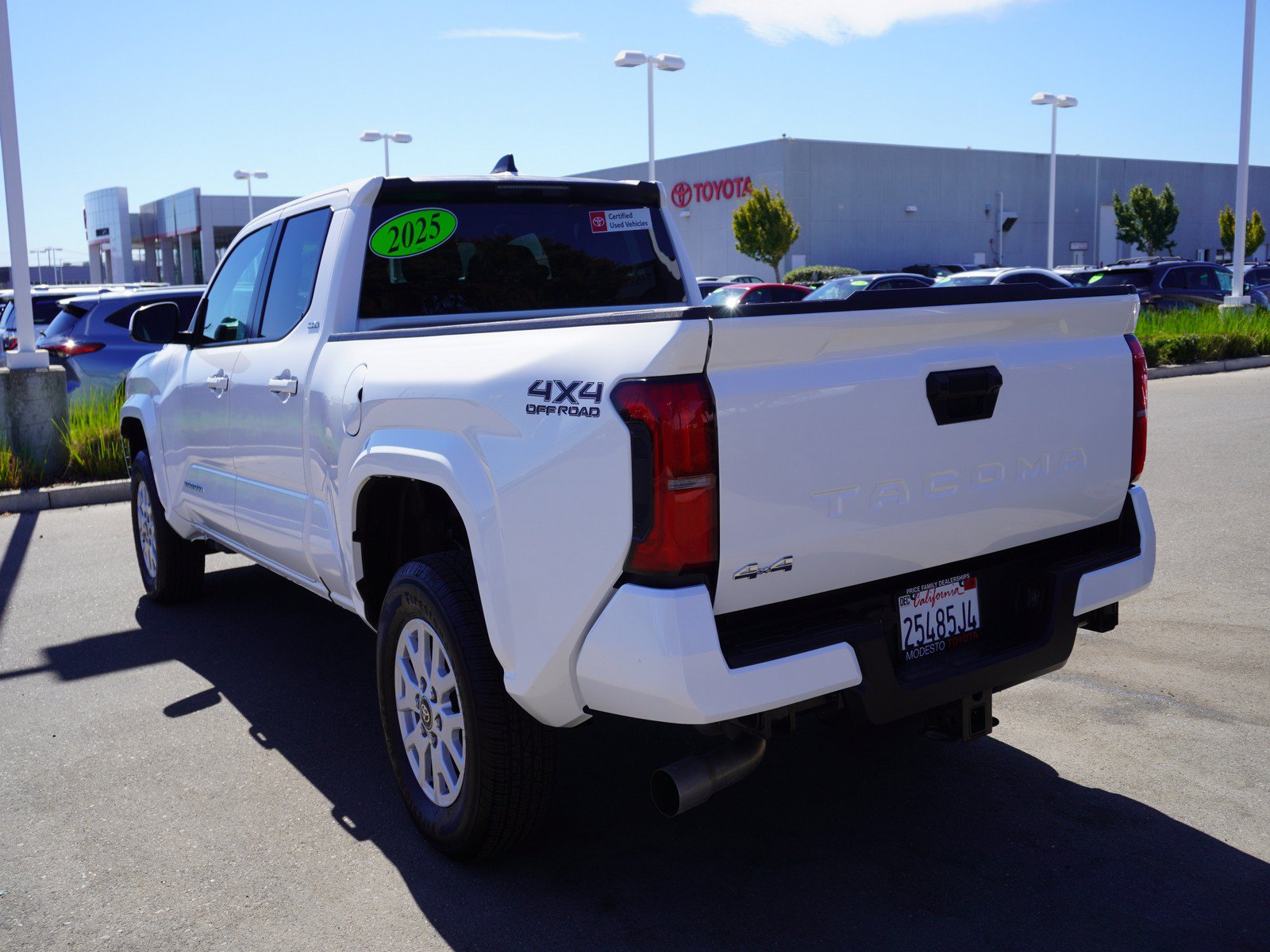 Used 2025 Toyota Tacoma SR5 AWD/4WD image 8
