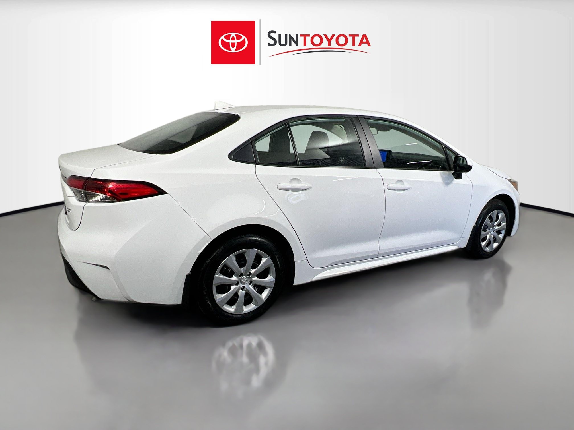 Used 2026 Toyota Corolla LE FWD image 4
