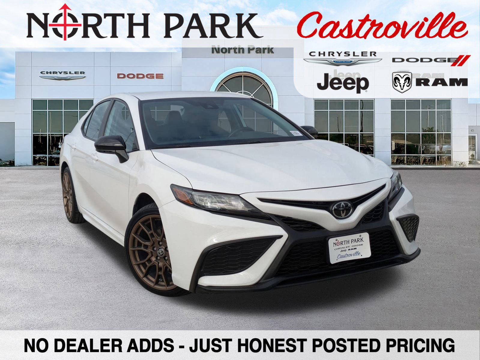 Used 2023 Toyota Camry SE image 1