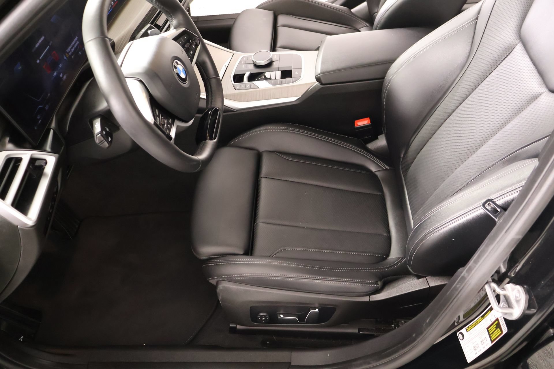 Used 2025 BMW 330i Sedan RWD image 12