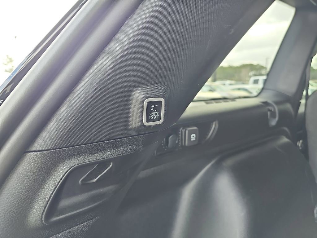 Used 2023 Jeep Grand Cherokee Altitude image 17