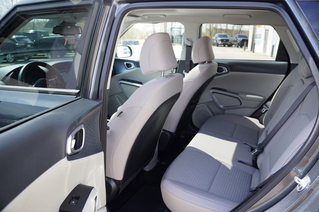 Certified 2023 Kia Soul EX FWD image 16