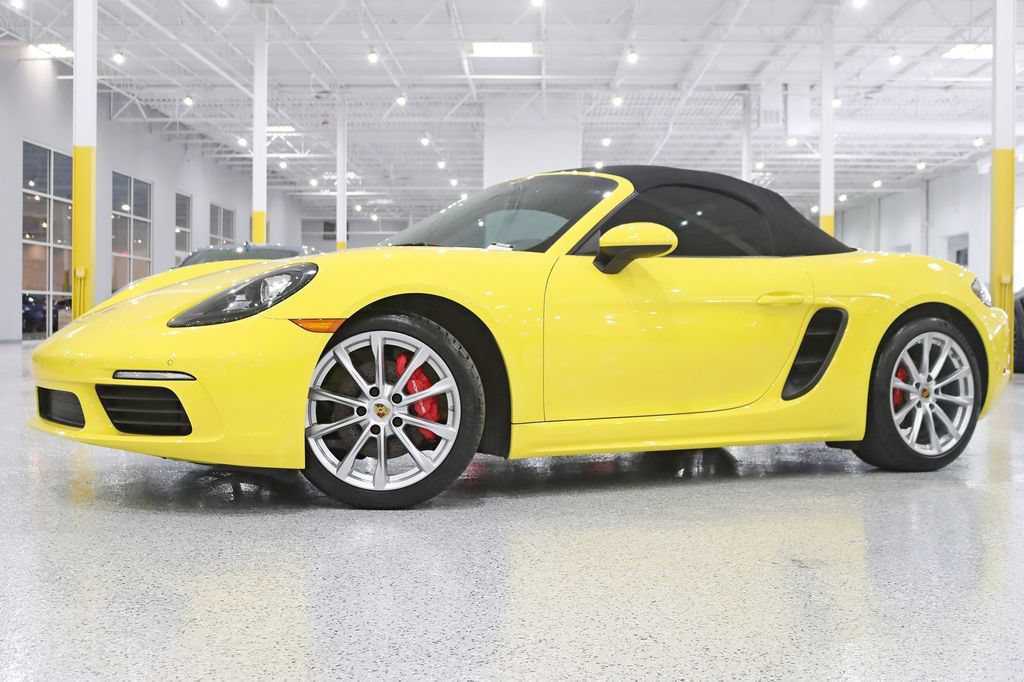 Used 2019 Porsche 718 Boxster S RWD image 2