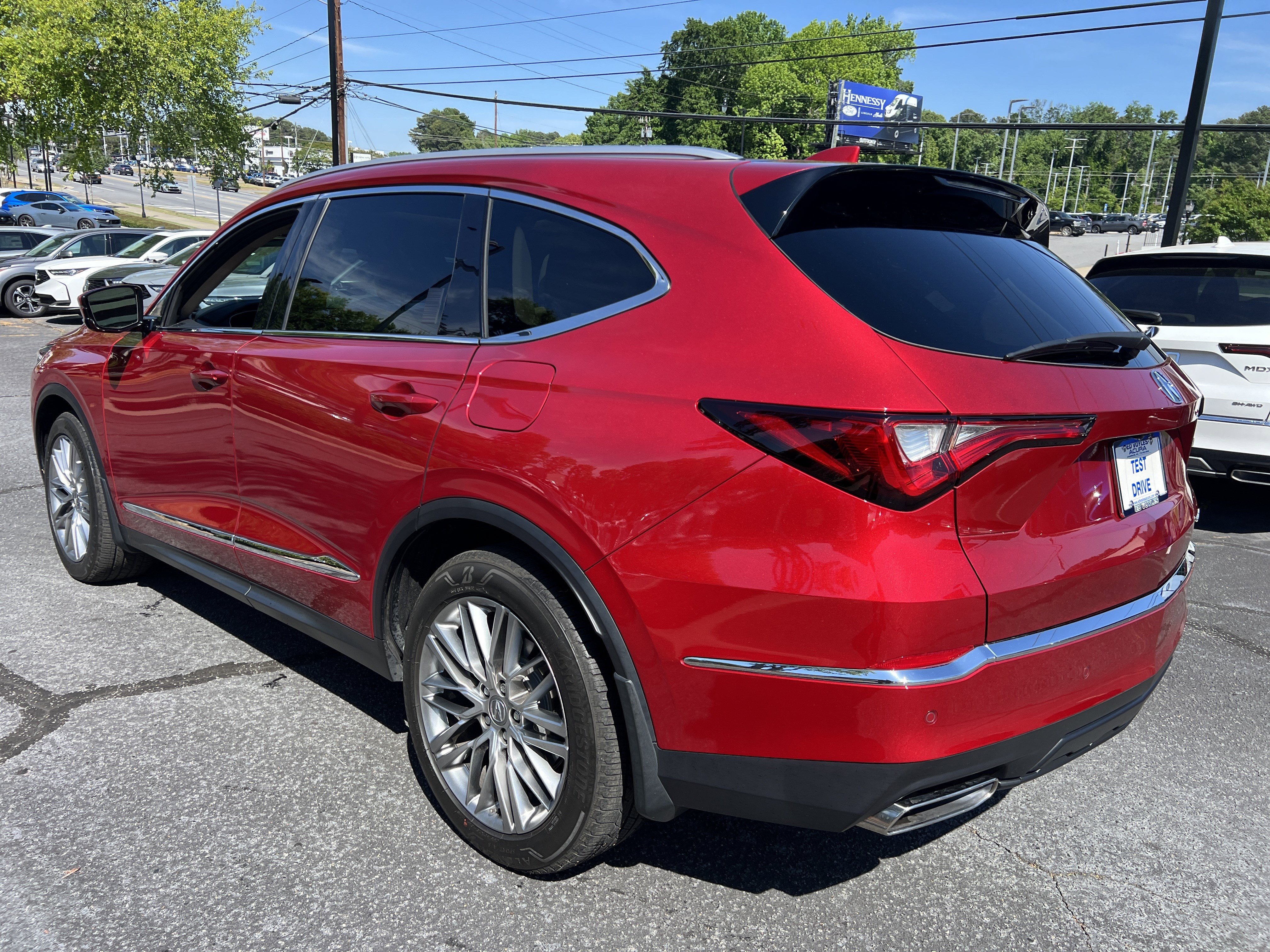 Used 2023 Acura MDX SH-AWD w/ Advance Package image 3