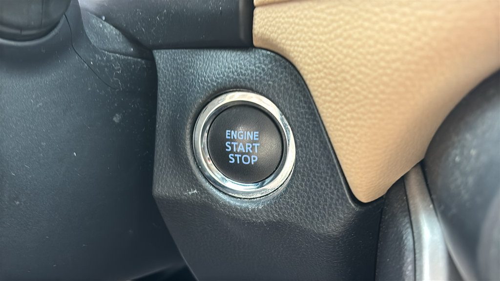 Used 2020 Toyota RAV4 XLE w/ Convenience Package AWD/4WD image 16