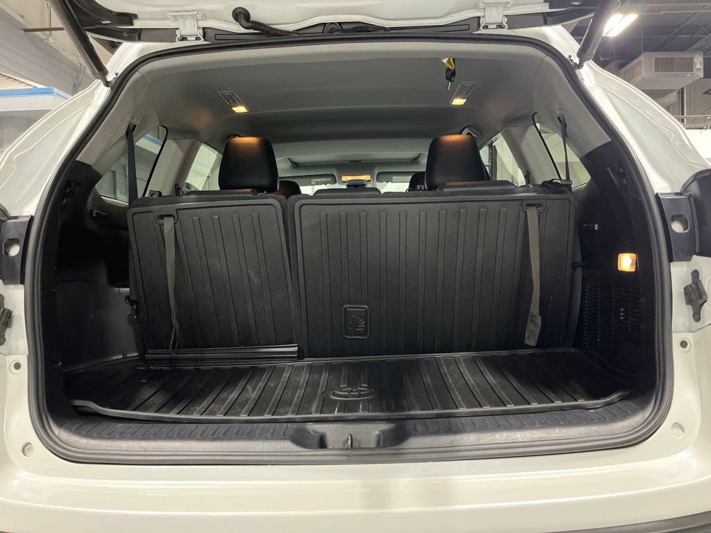 Used 2019 Toyota Highlander XLE AWD/4WD image 38