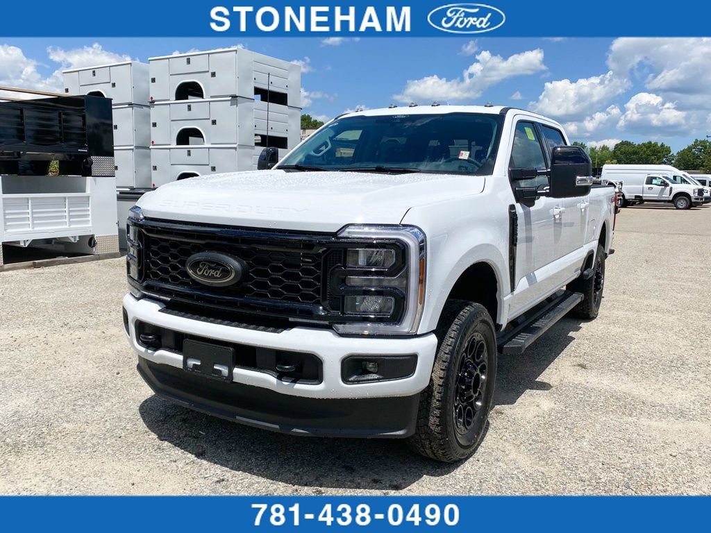 New 2026 Ford F250 Lariat w/ Black Appearance Package