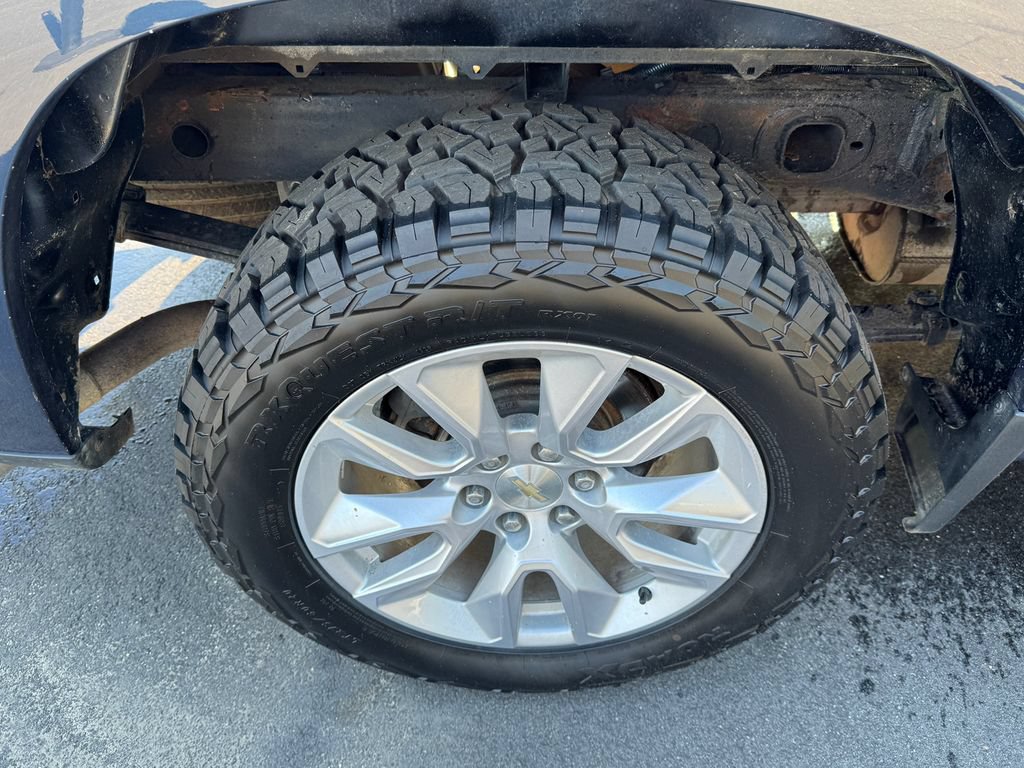 Used 2020 Chevrolet Silverado 1500 Custom w/ Custom Value Package AWD/4WD image 11