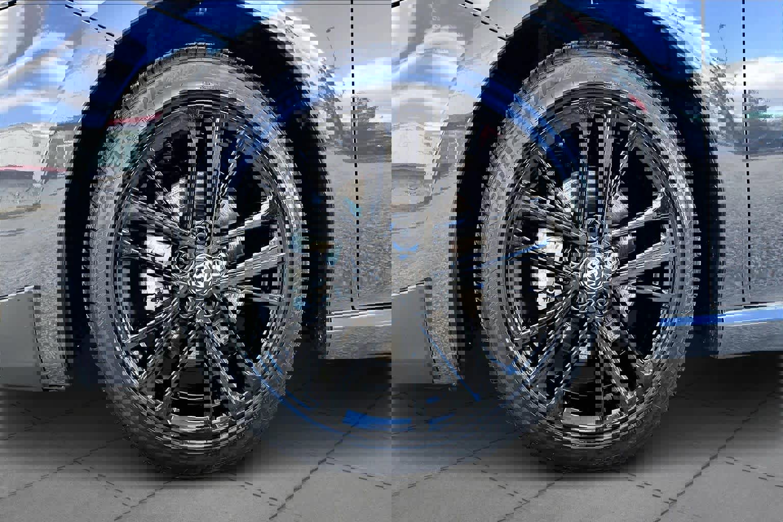 Used 2025 Toyota Camry SE image 10