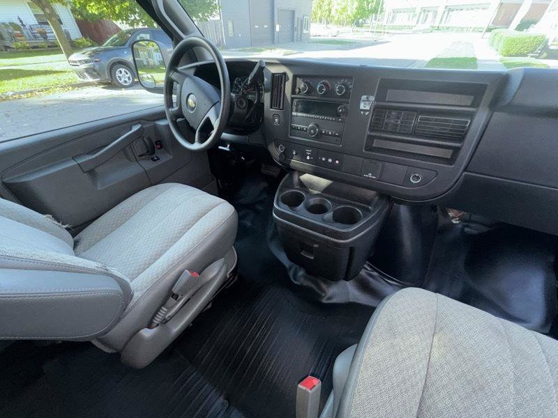 Used 2020 Chevrolet Express 3500 LS RWD image 17