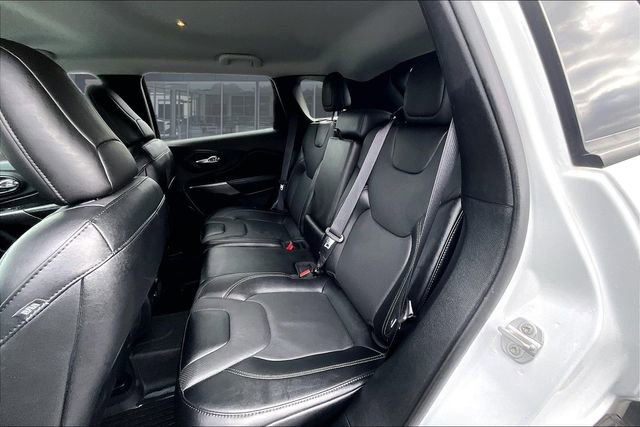 Used 2022 Jeep Cherokee Latitude Lux FWD image 19