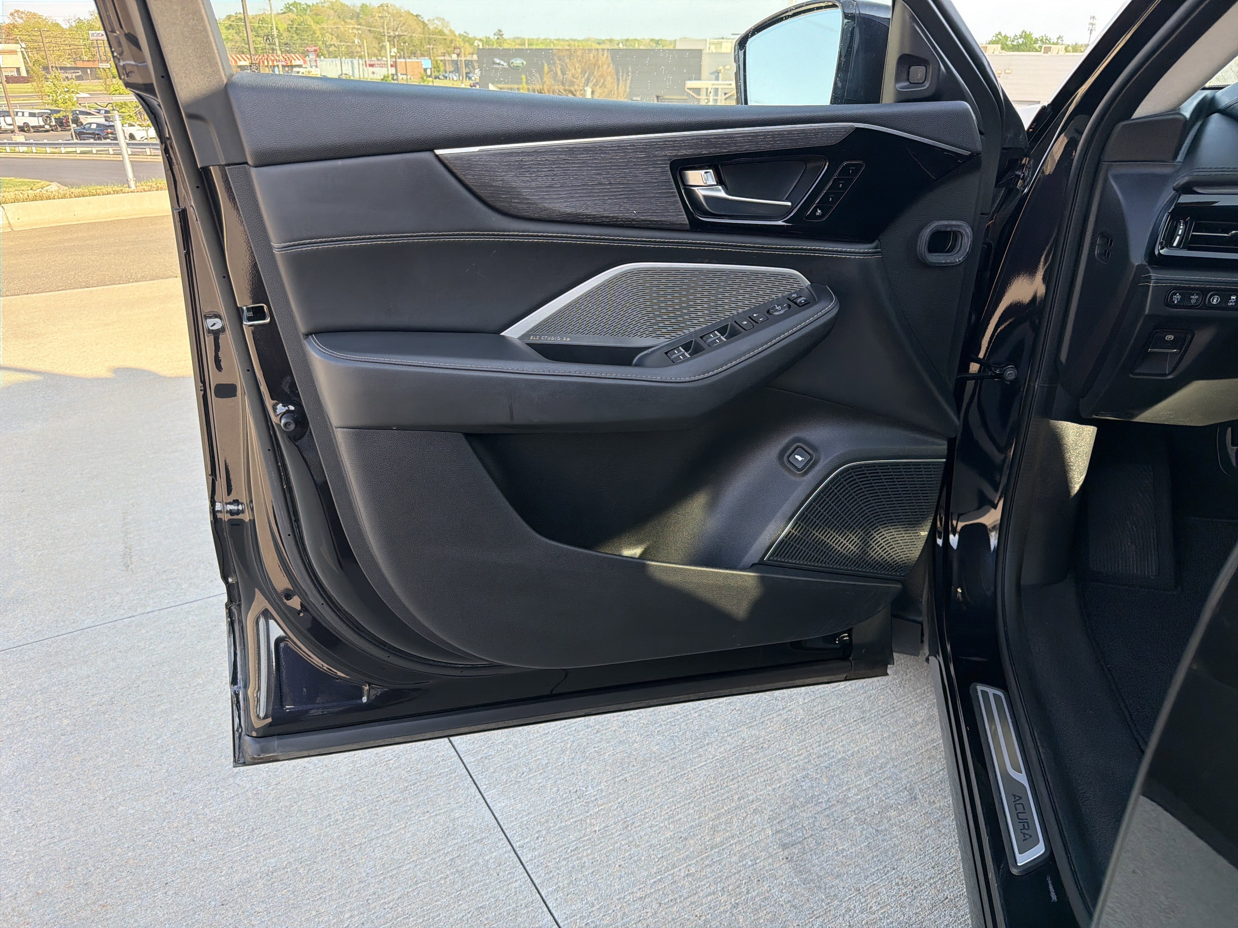 Certified 2023 Acura MDX SH-AWD w/ Advance Package image 15