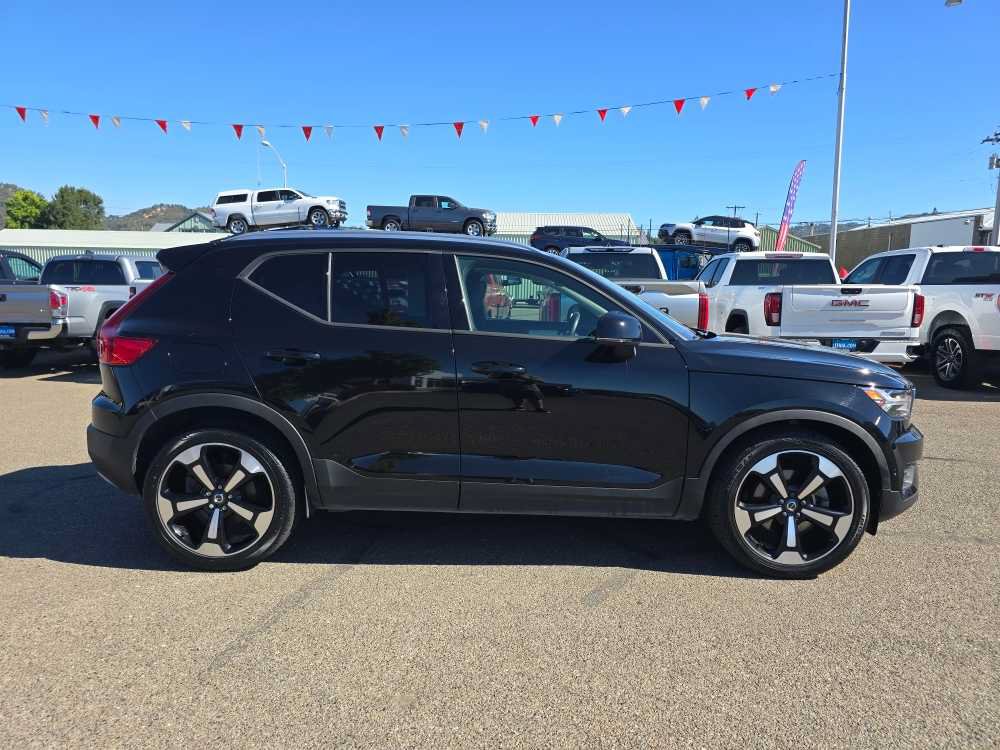 Used 2019 Volvo XC40 T5 Momentum AWD/4WD image 6