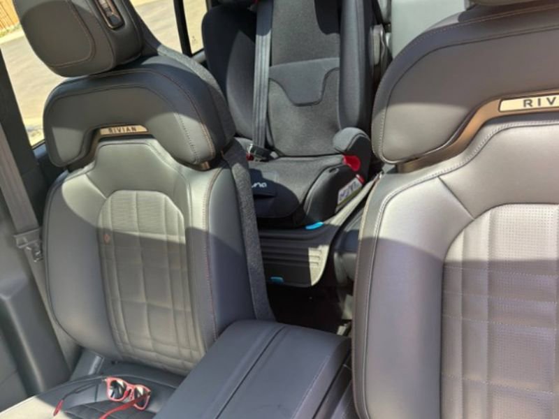 Used 2026 Rivian R1S Premium AWD/4WD image 6