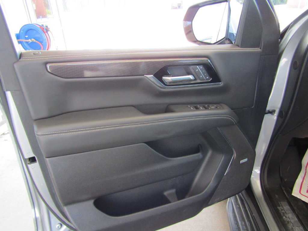 Used 2025 GMC Yukon XL Elevation AWD/4WD image 28