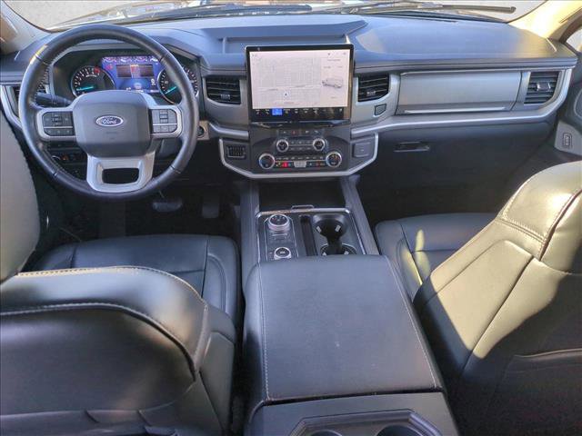 Used 2023 Ford Expedition XLT image 18