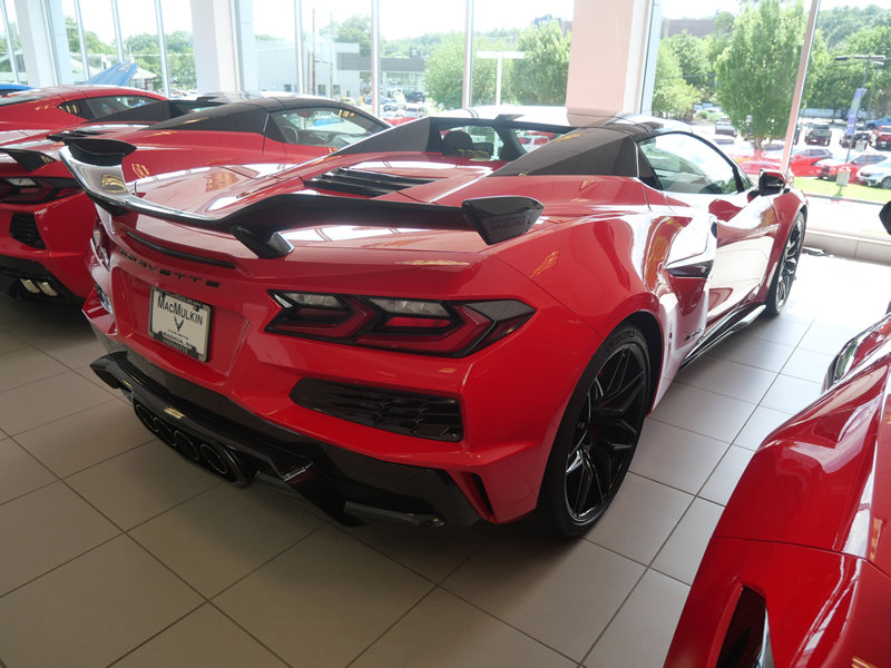 Used 2024 Chevrolet Corvette Z06 w/ Z07 Performance Package RWD image 5