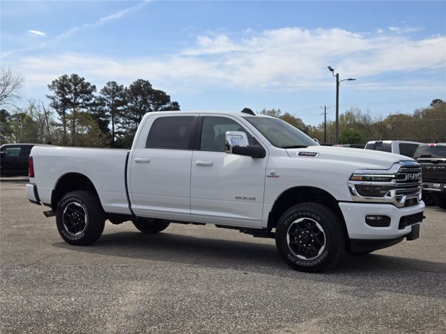 Used 2026 RAM 2500 Laramie AWD/4WD image 11