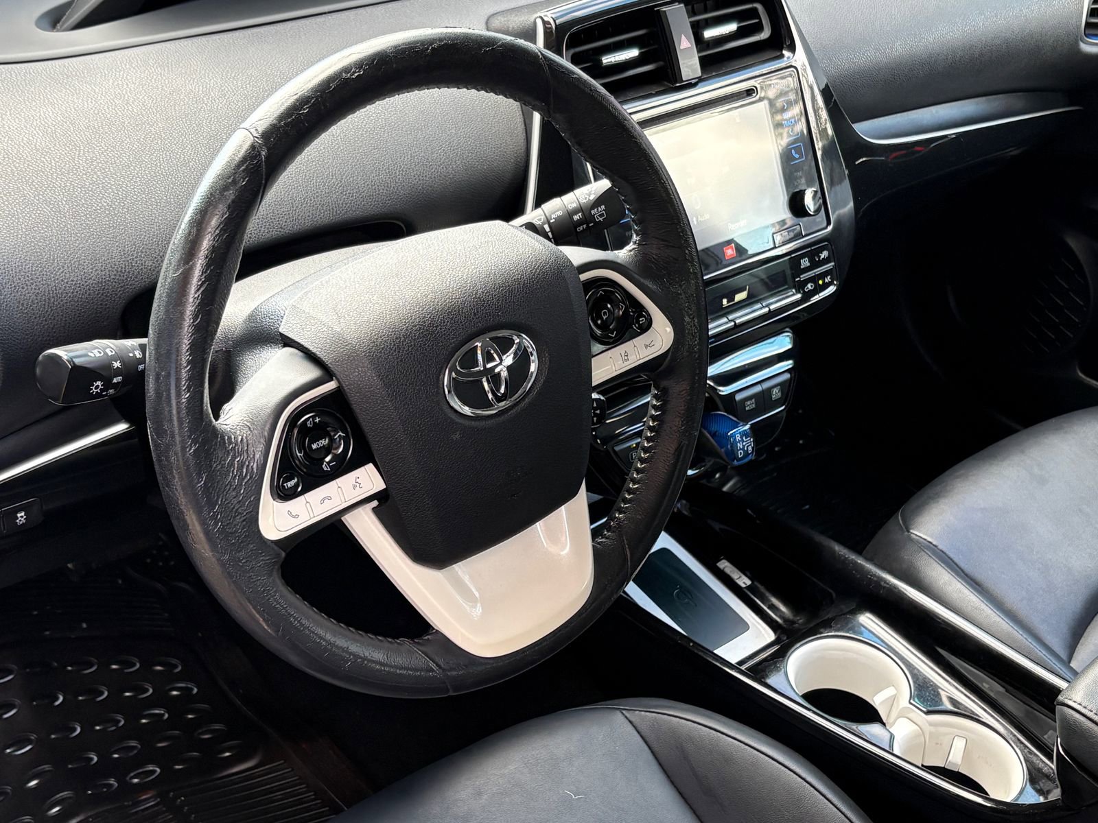 Used 2016 Toyota Prius Four Touring w/ Premium Convenience Package image 11