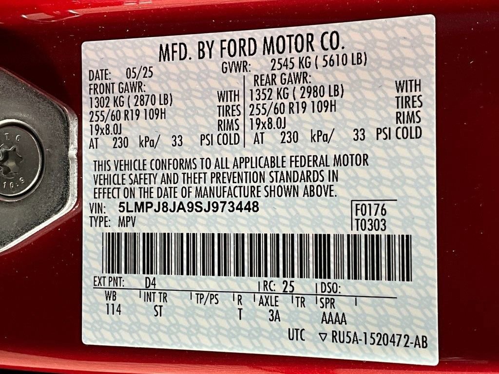 Used 2025 Lincoln Nautilus Premier image 30