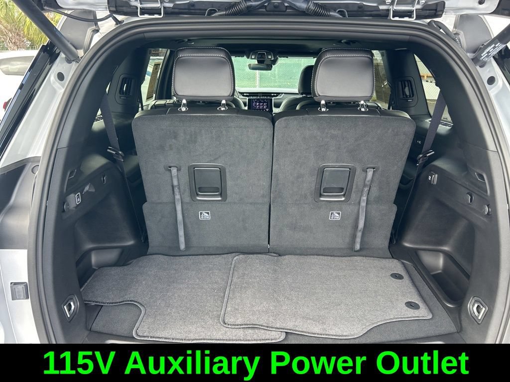 Used 2025 Jeep Grand Cherokee L Altitude RWD image 32