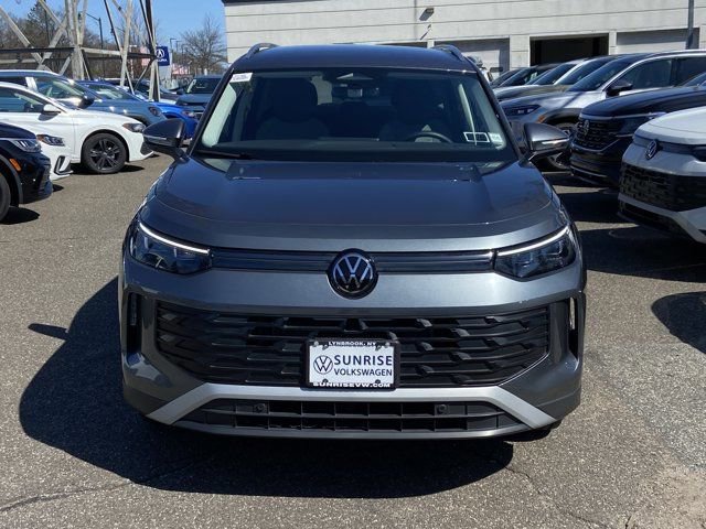 Used 2025 Volkswagen Tiguan S AWD/4WD image 2