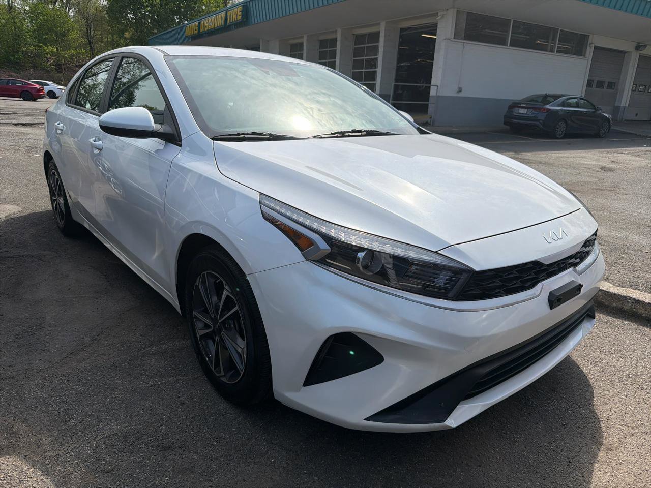 Used 2023 Kia Forte LXS FWD image 3
