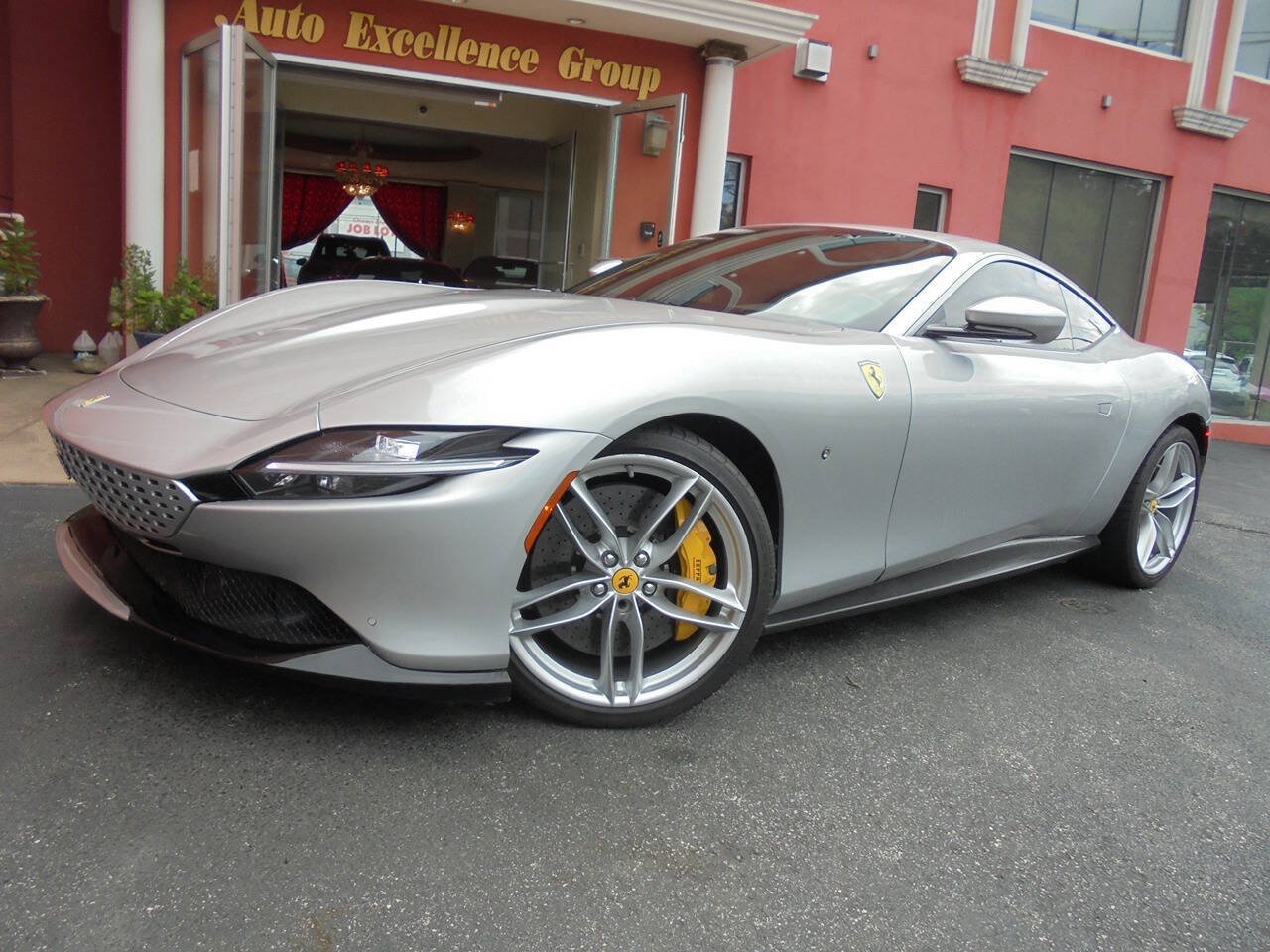 Used 2021 Ferrari Roma RWD image 21