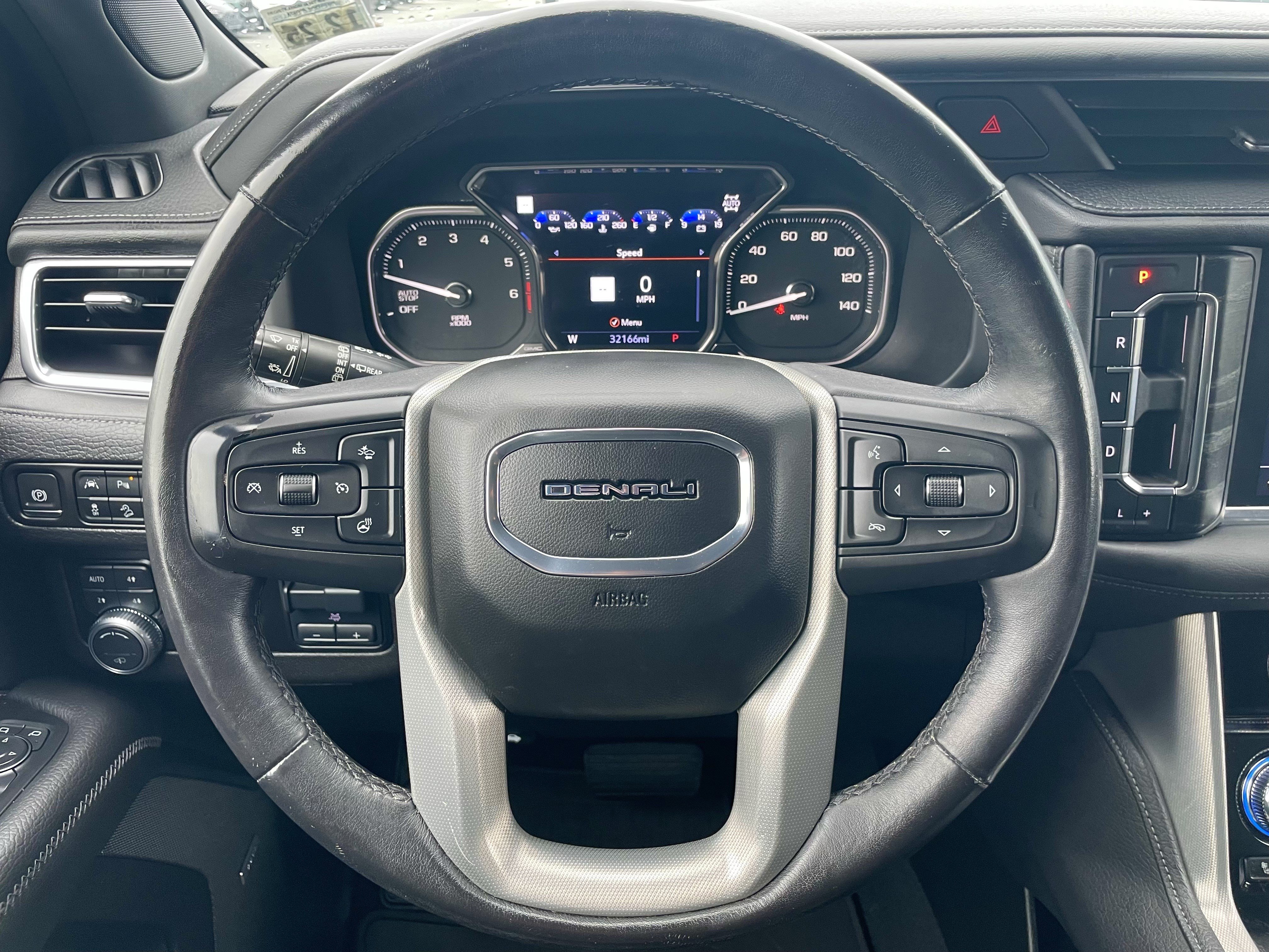 Used 2021 GMC Yukon XL Denali w/ Denali Ultimate Package AWD/4WD image 21
