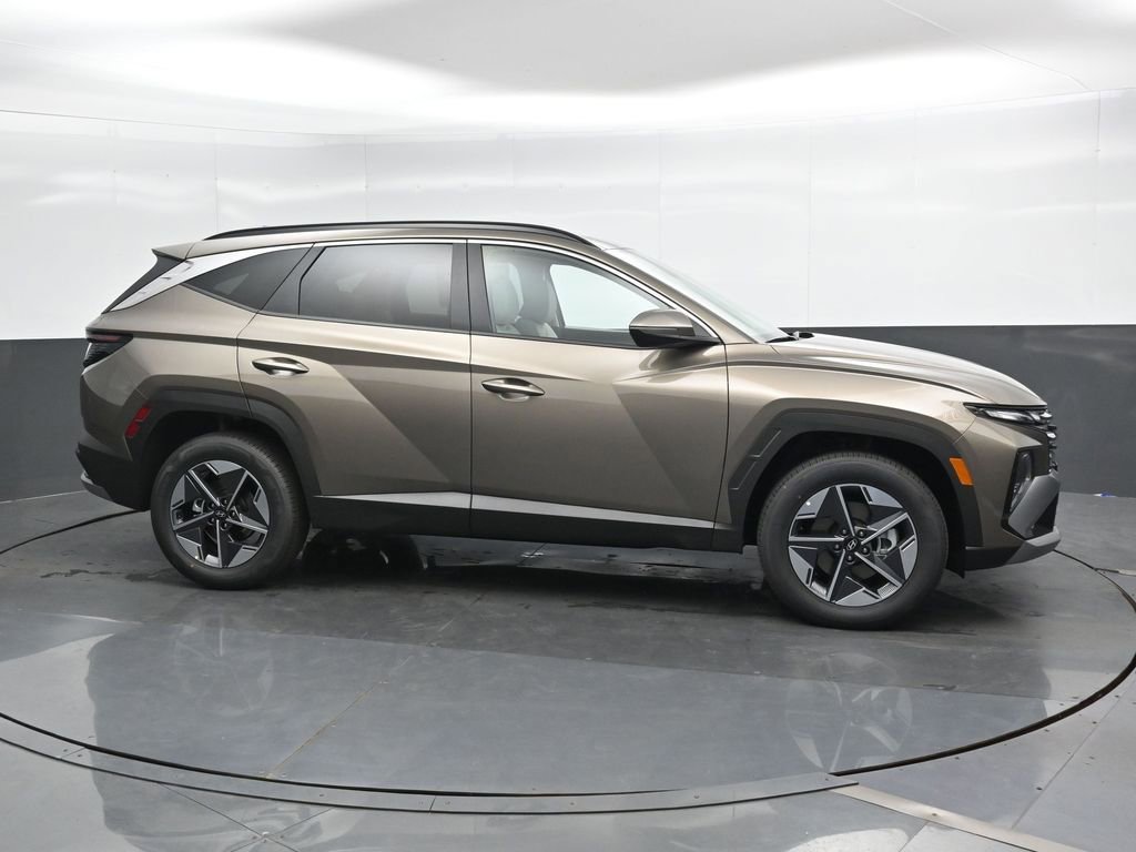 Certified 2025 Hyundai Tucson SEL AWD/4WD image 4