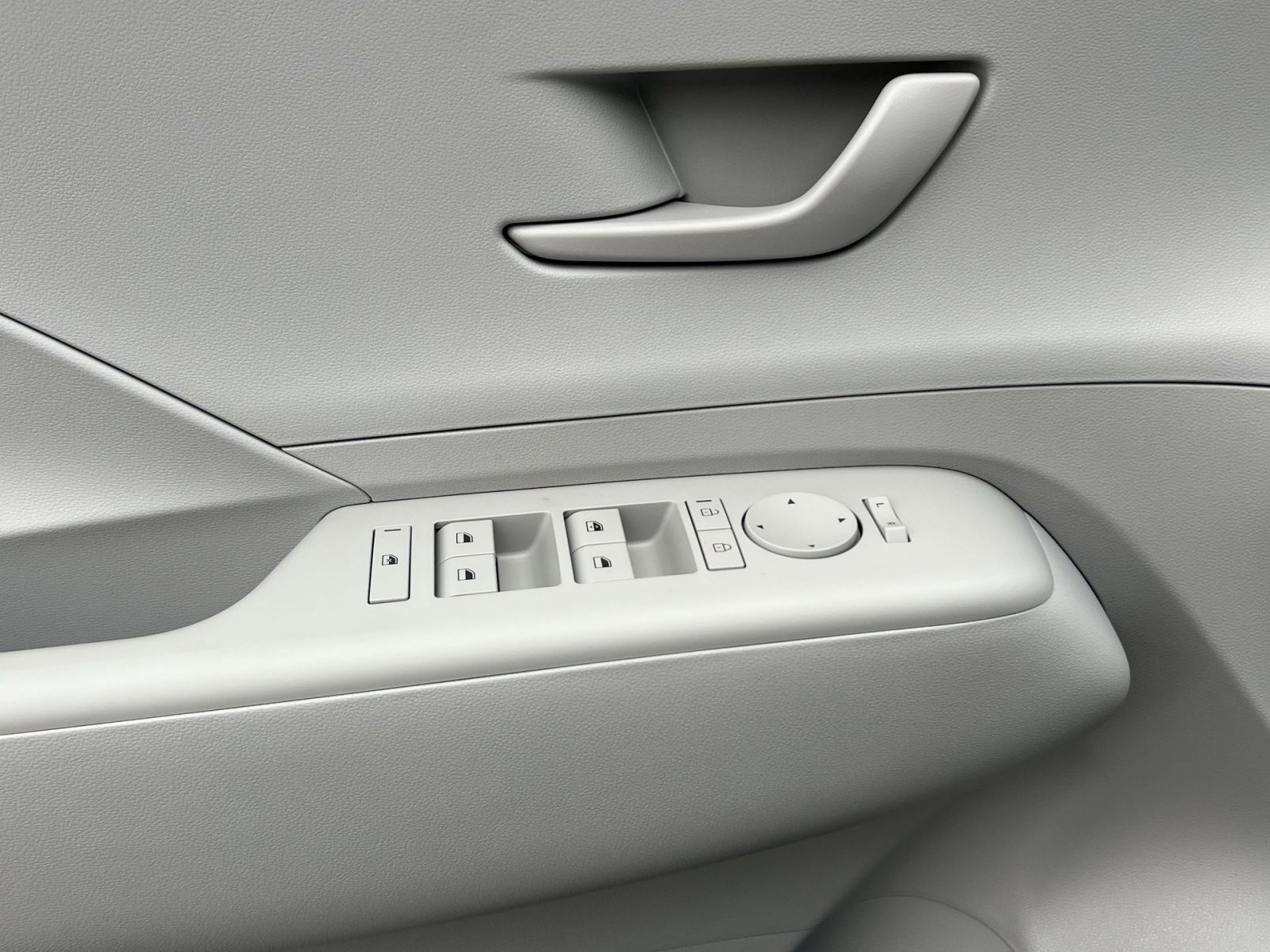 New 2026 Hyundai Kona SE image 15