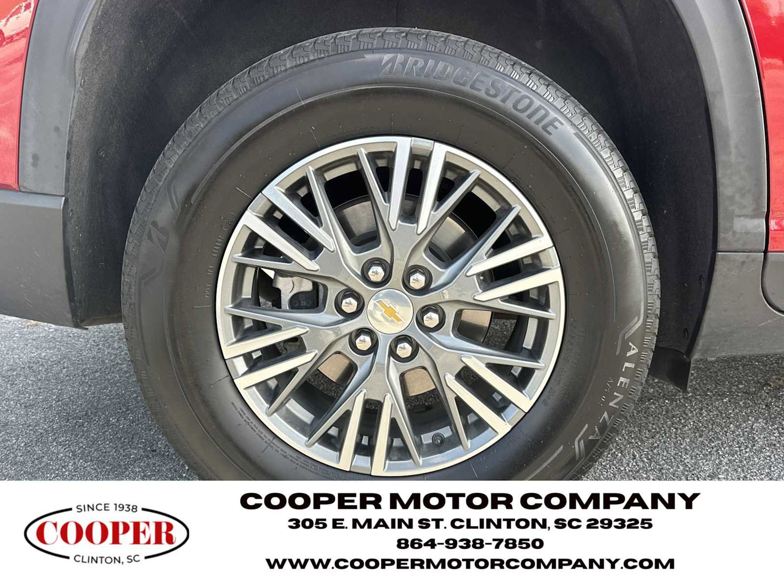 Used 2025 Chevrolet Traverse LT image 17