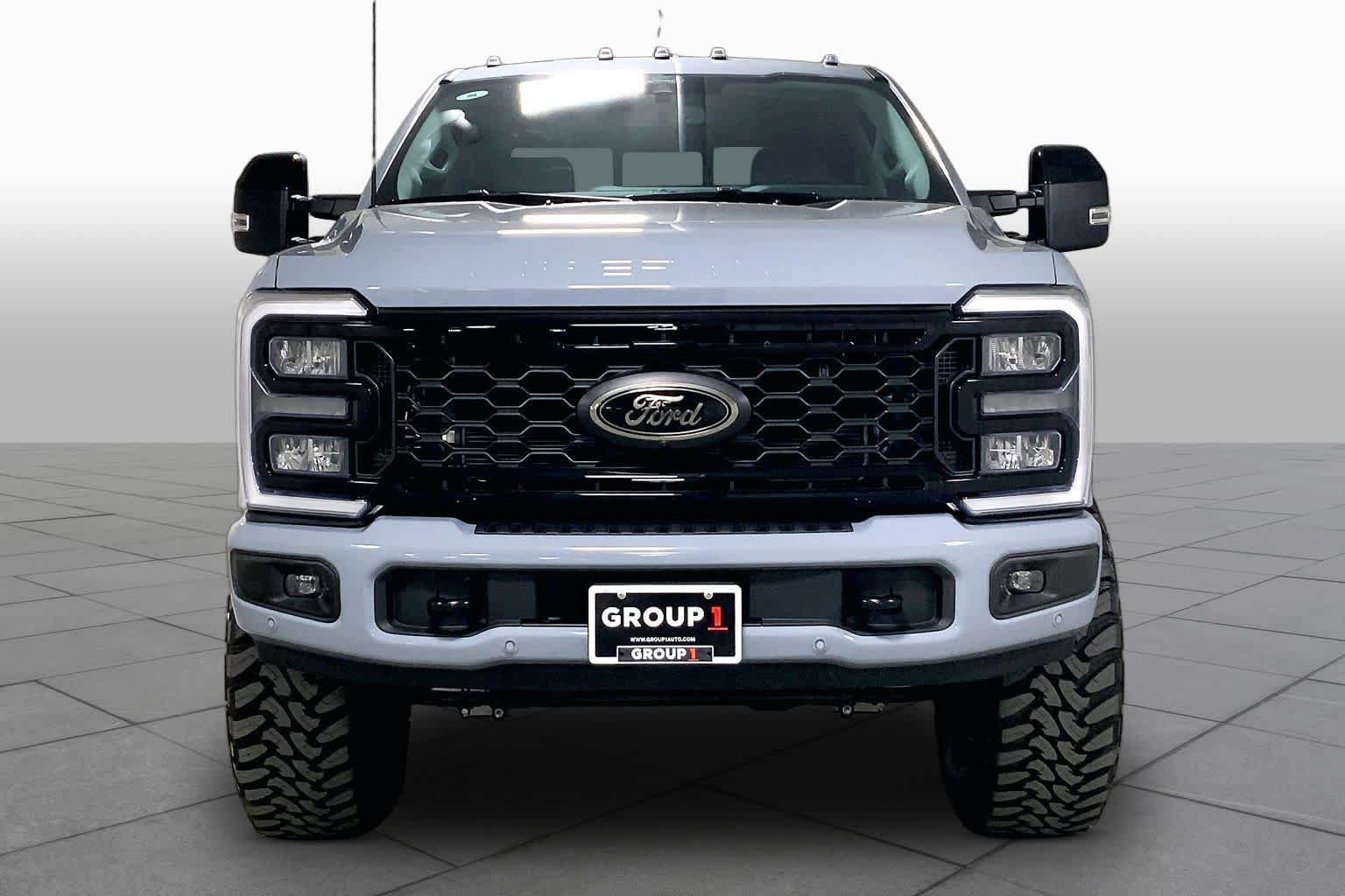Used 2026 Ford F350 Lariat w/ Tremor Off-Road Package AWD/4WD image 3