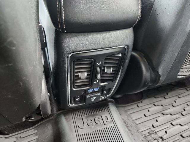 Used 2017 Jeep Grand Cherokee Limited w/ Luxury Group II AWD/4WD image 22