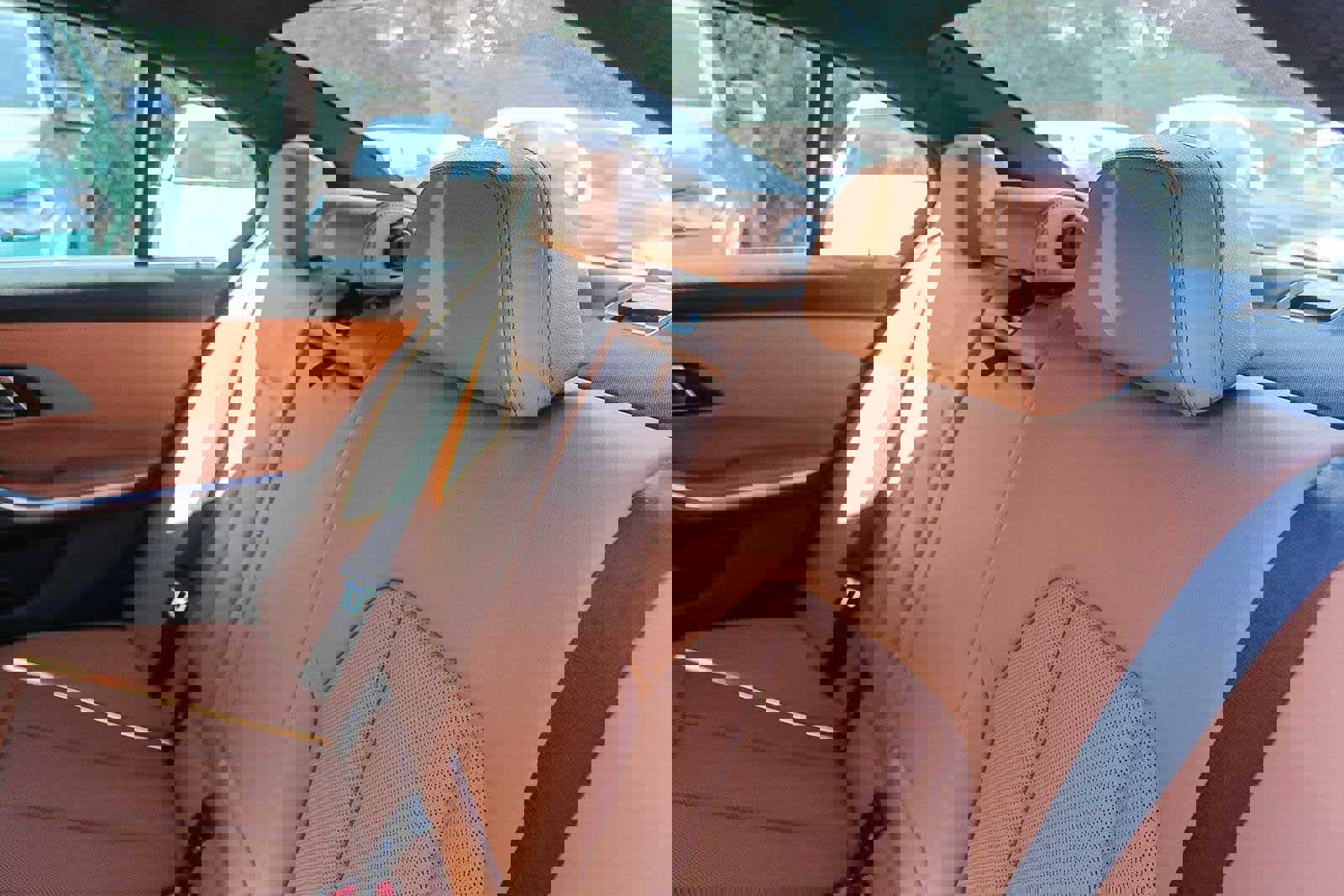 Certified 2025 BMW 330i Sedan w/ Premium Package image 29