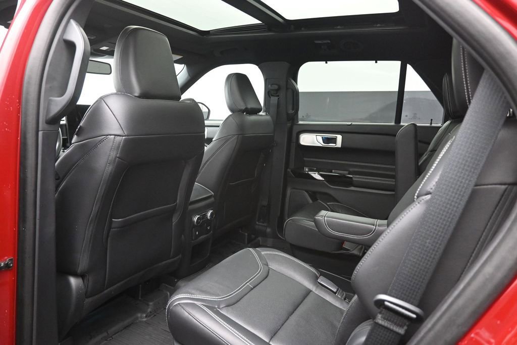 Used 2021 Ford Explorer ST w/ Equipment Group 401A AWD/4WD image 2