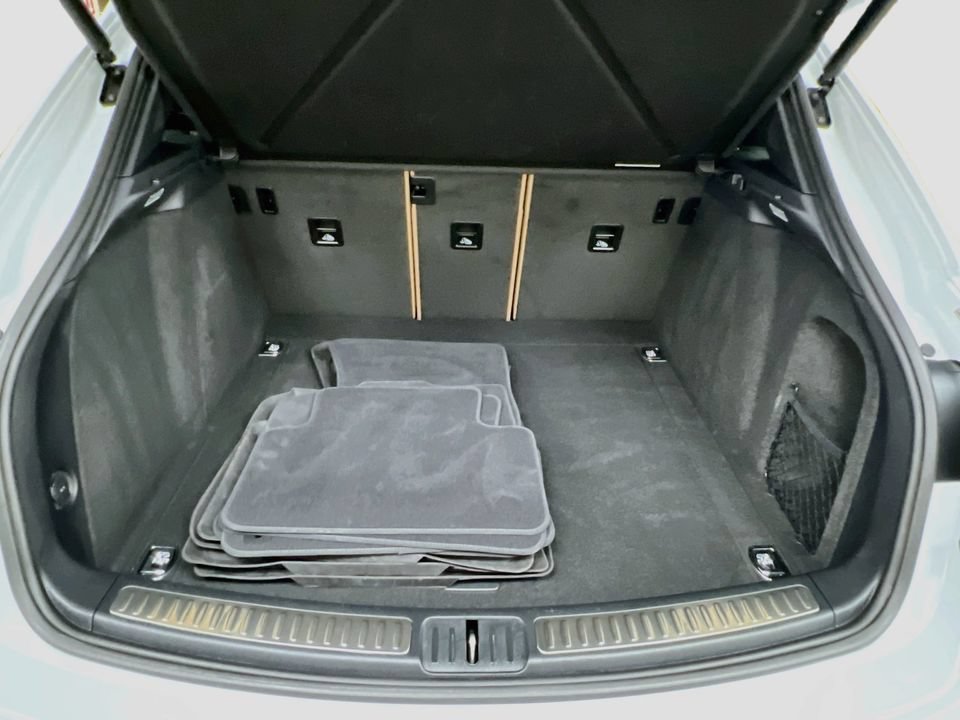 Certified 2026 Porsche Macan AWD/4WD image 28