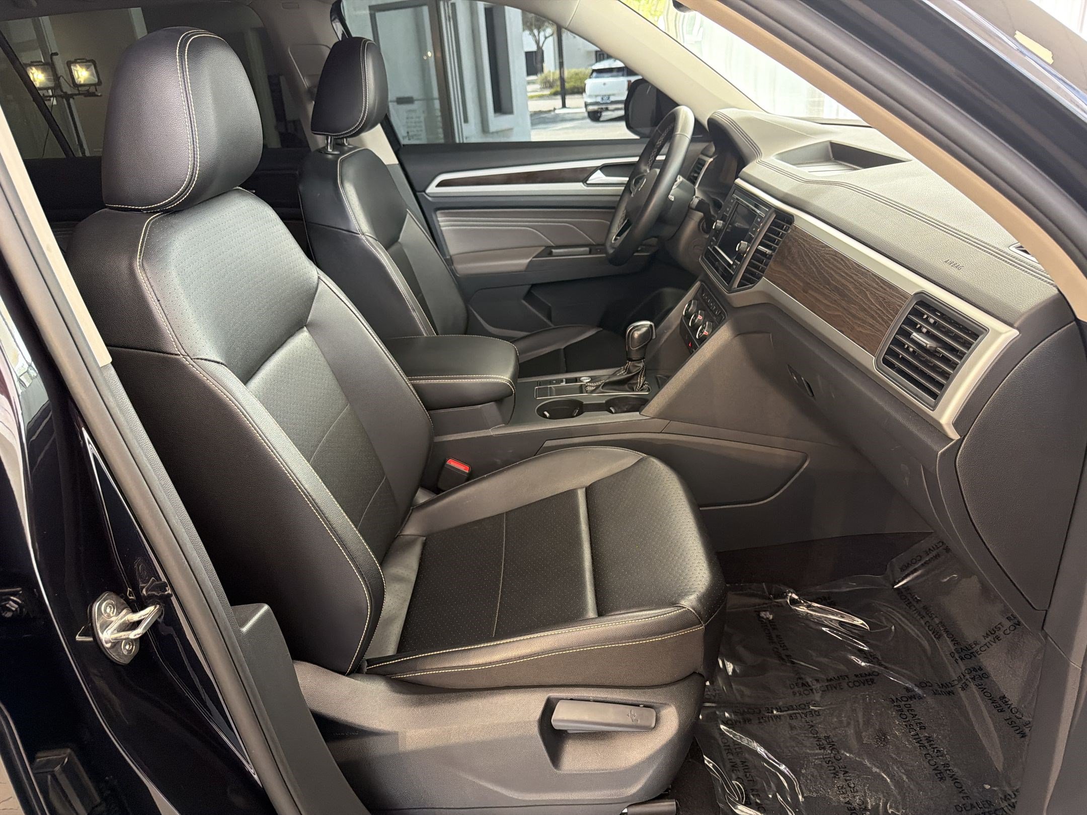 Used 2022 Volkswagen Atlas SE FWD image 24